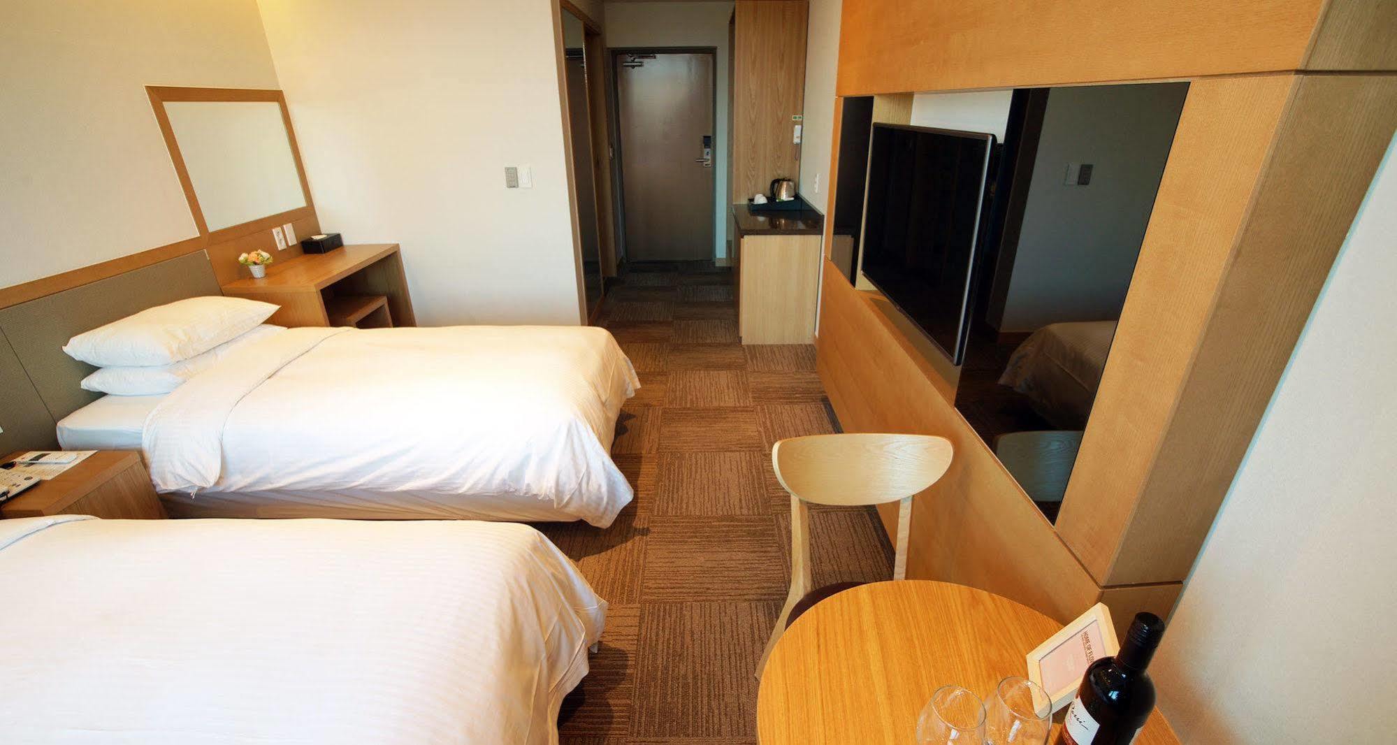 Jeju Poong Gyung Hotel Szogüpho Kültér fotó