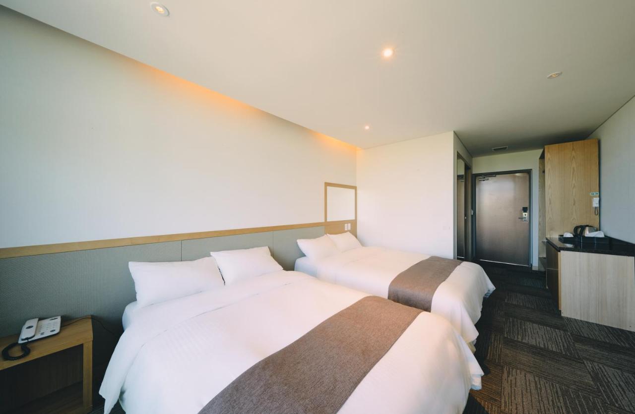 Jeju Poong Gyung Hotel Szogüpho Kültér fotó