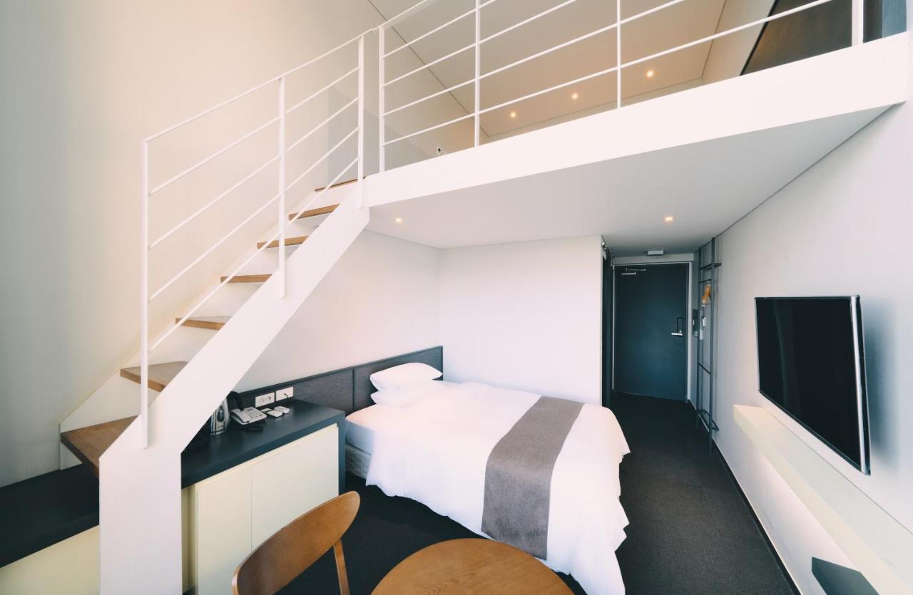 Jeju Poong Gyung Hotel Szogüpho Kültér fotó