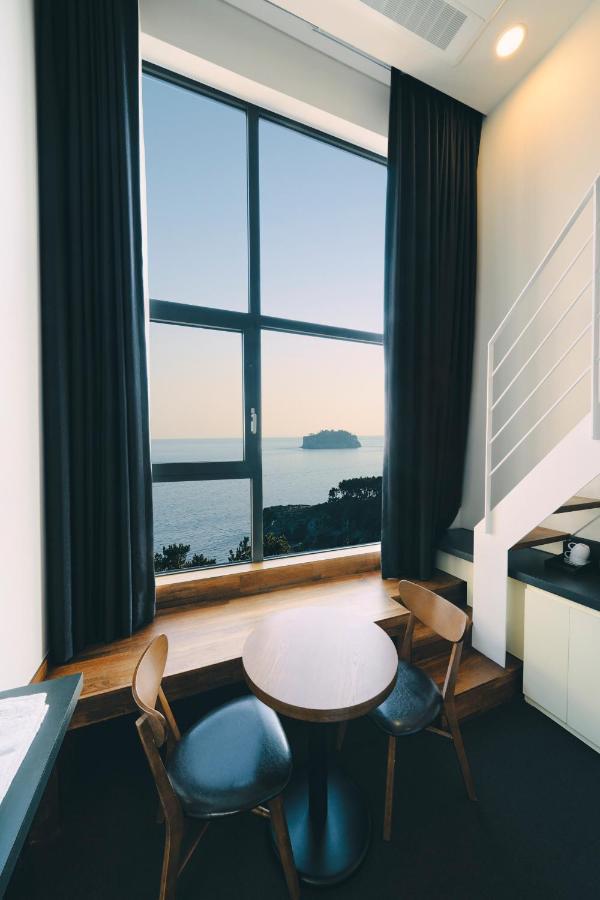 Jeju Poong Gyung Hotel Szogüpho Kültér fotó
